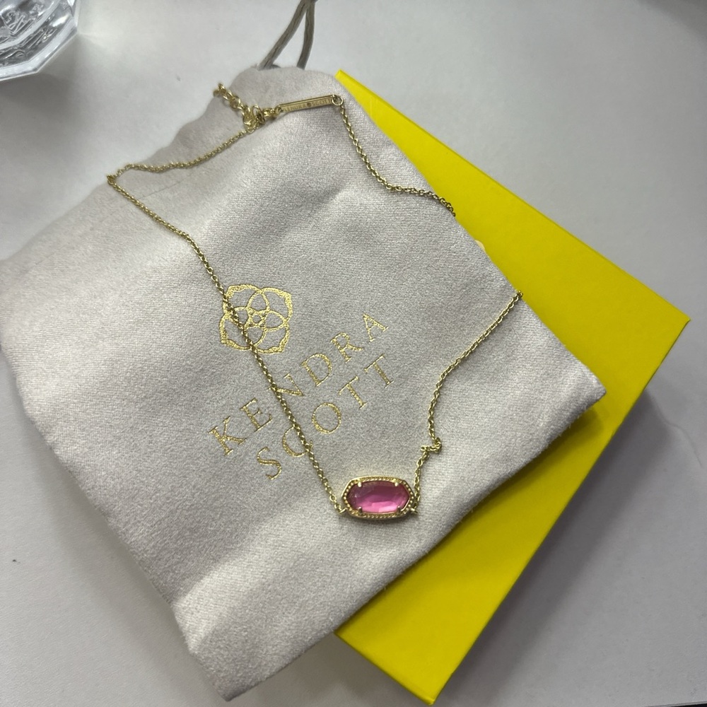 Kendra Scott Gold Necklace with Fuchsia Pendant